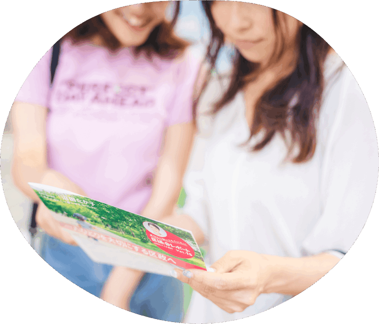 区議会報告レポートを読む市民
